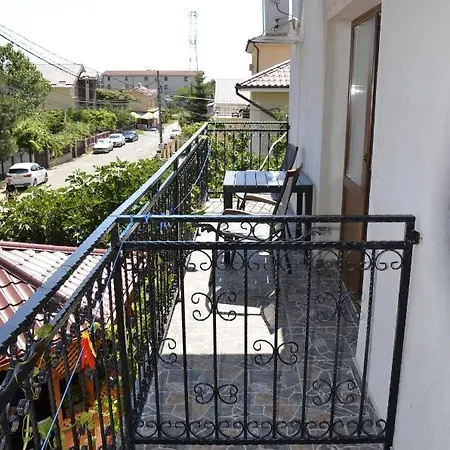 בית הארחה Casa Sarofin